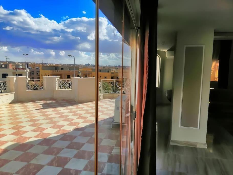 Luxurious Roof Apartment, Hanna's Cairo