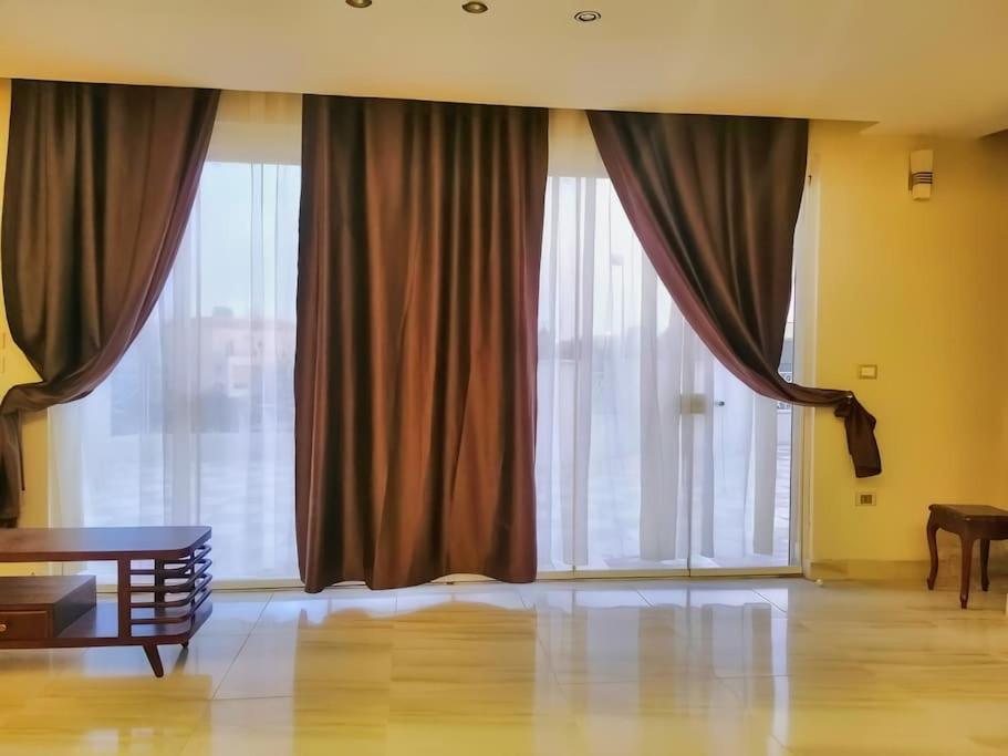 Luxurious Roof Apartment, Hanna's * Cairo